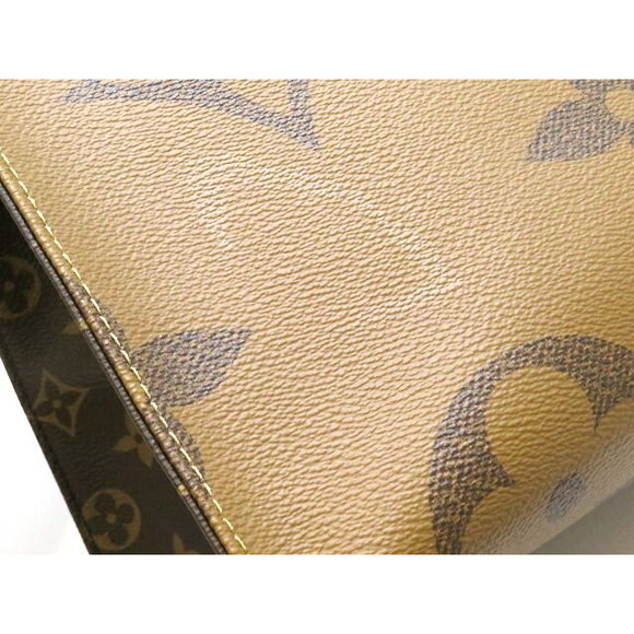 Louis Vuitton Onthego GM Monogram Giant Reverse Handbag - Picture 9 of 10